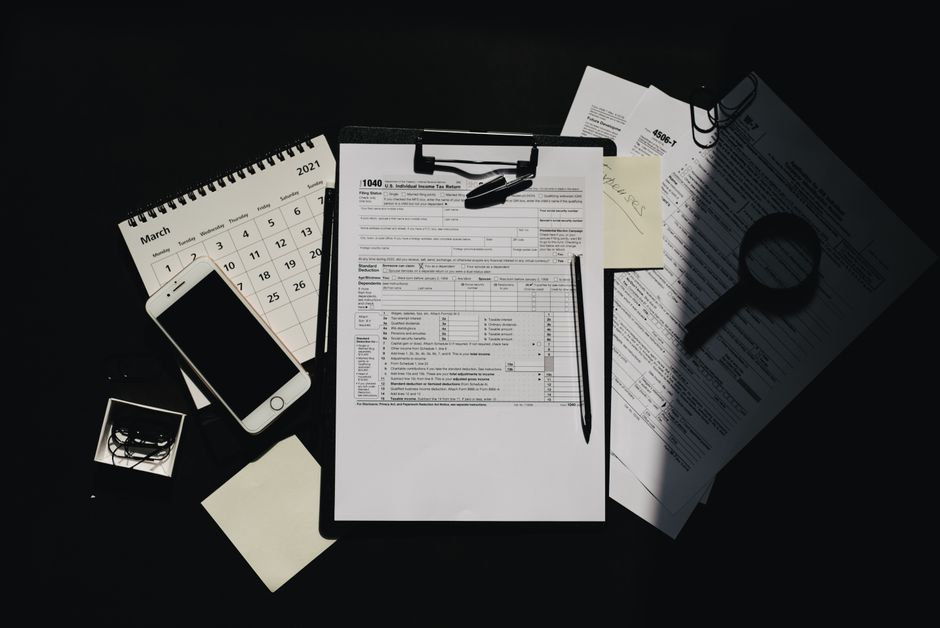 1099 vs W2: Which Status Costs You Less